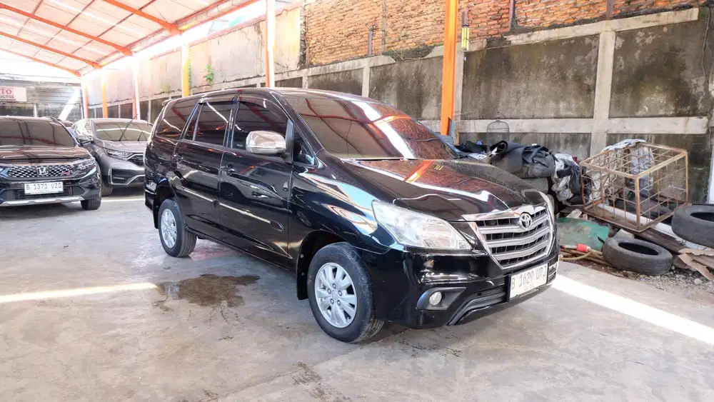 Kijang Innova G AT Bensin 2014 Hitam Barong Istimewah