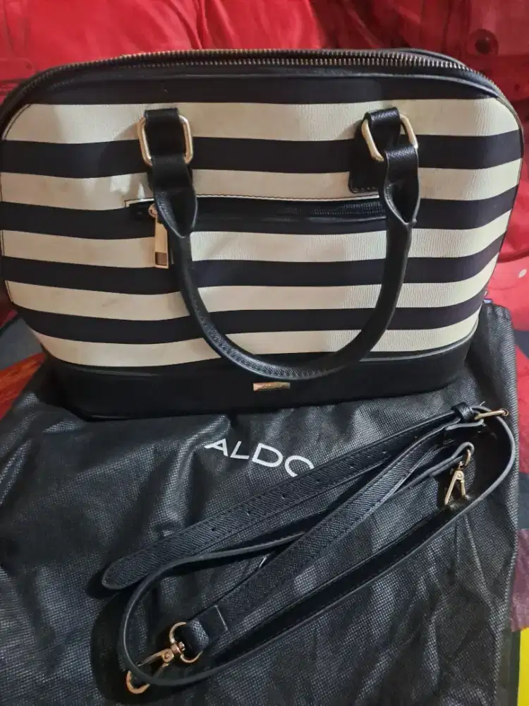 Tas merk Aldo dijual murah masih baru