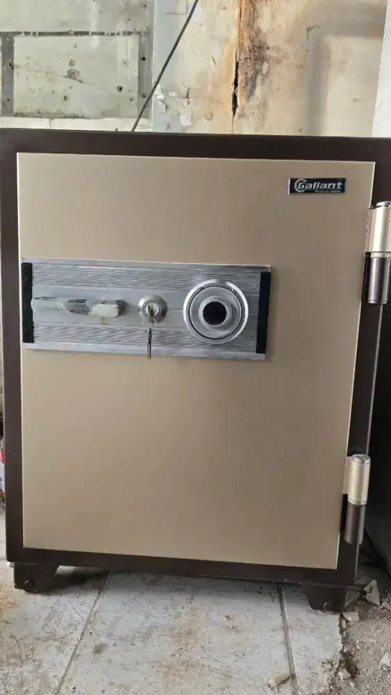 Brankas Japan Merk galland T76cm