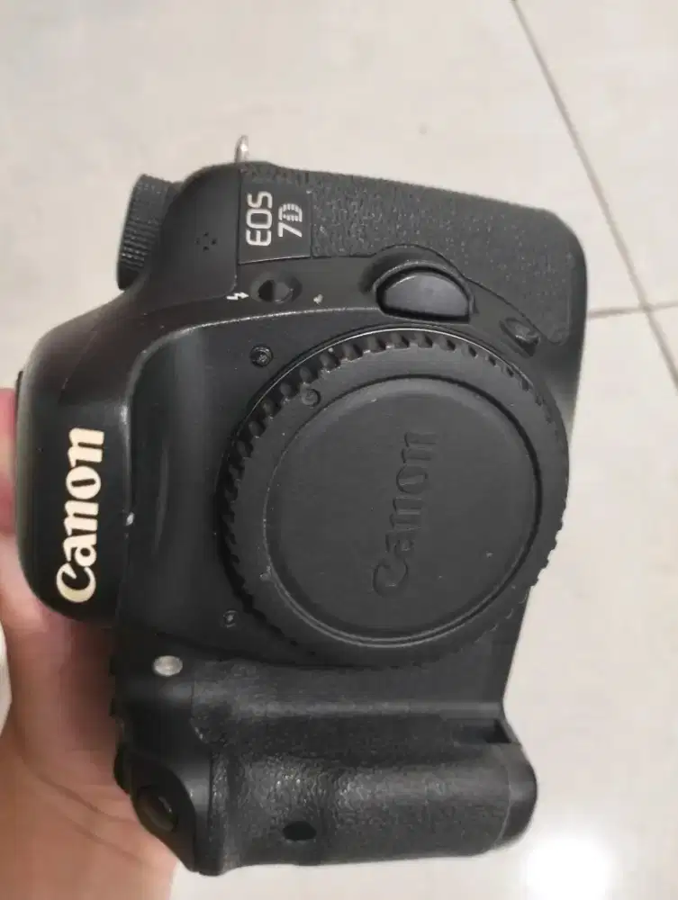 CANON 7D BODY ONLY