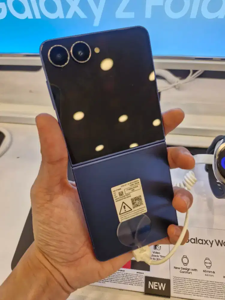 SAMSUNG GALAXY ZFLIP7 12/512GB FREE GALAXY FIT 3