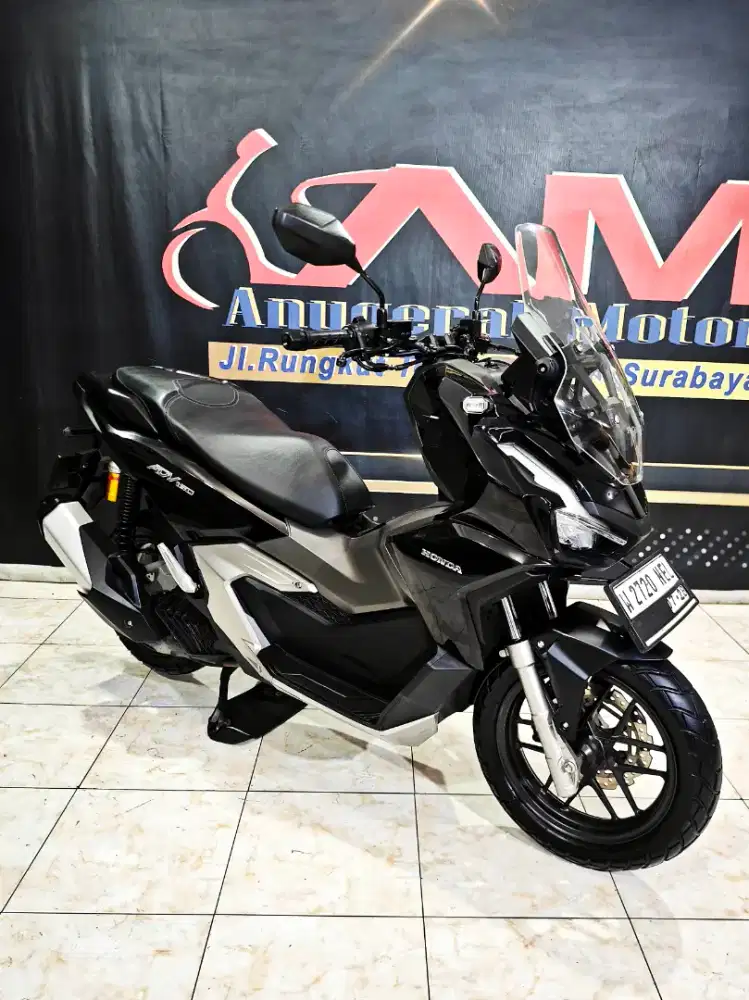 ADV 160 cbs 2023 black Glossy km.4rb mewah. Anugerah motor rungkut