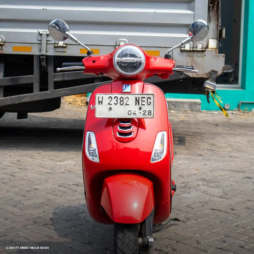 Vespa LX 125 Red
