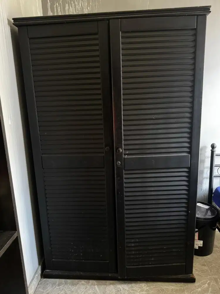 Lemari Pakaian 2 pintu