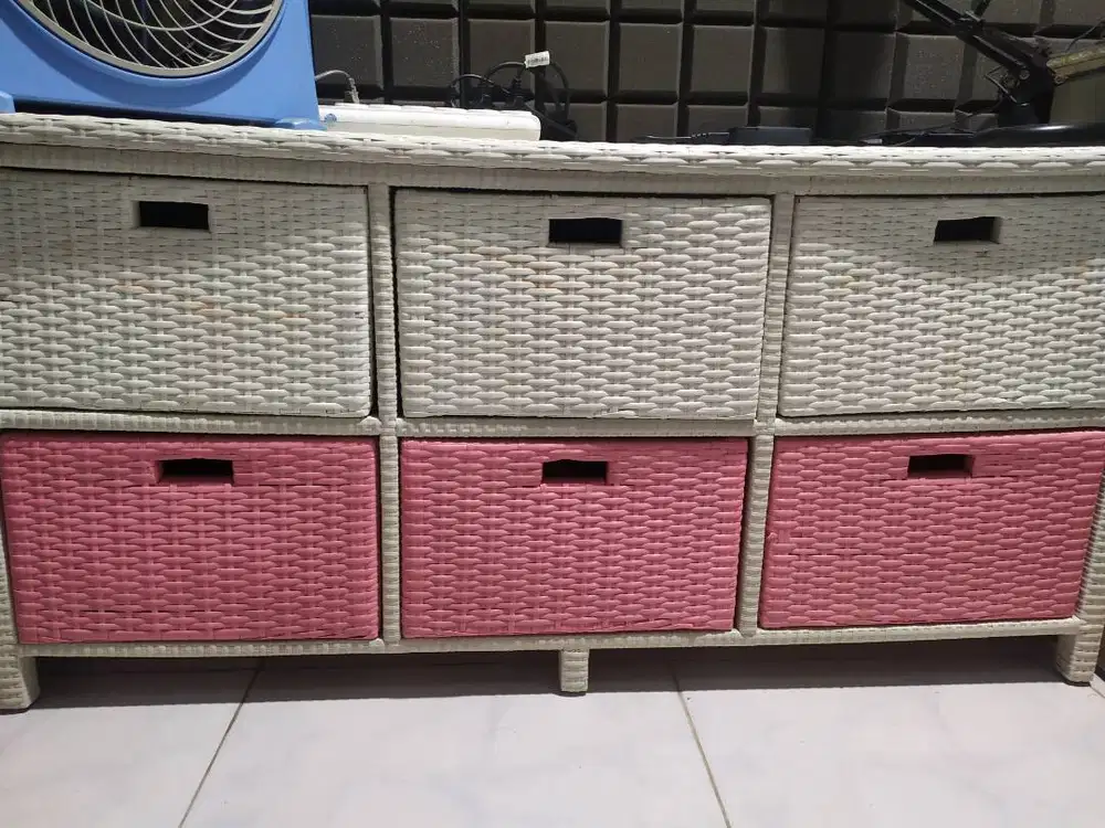 Lemari Rotan Sintetis Laci 6 Rak