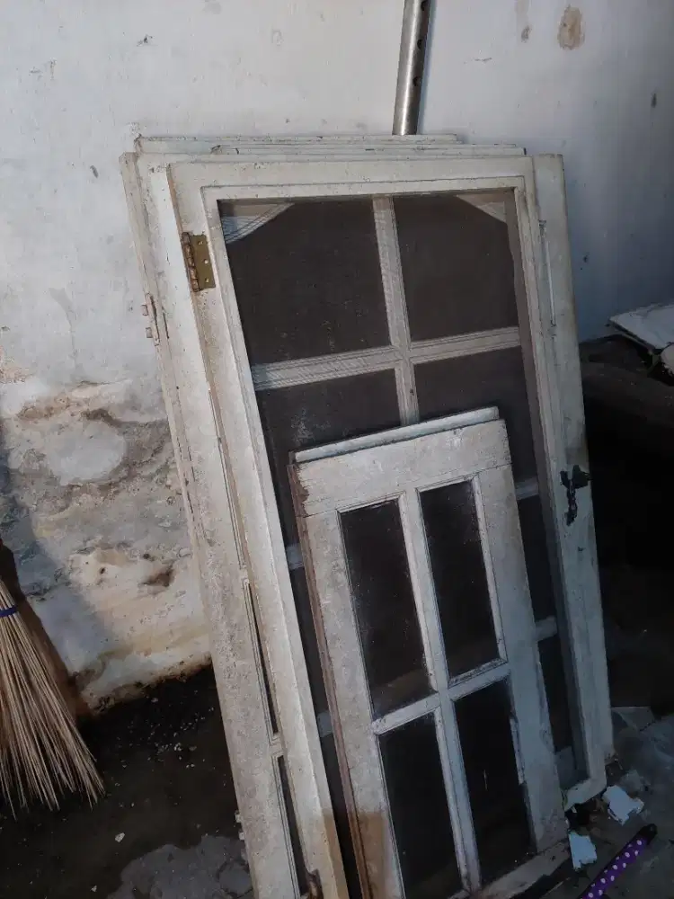 Jendela Kayu Bangkirai for sale total 9pcs