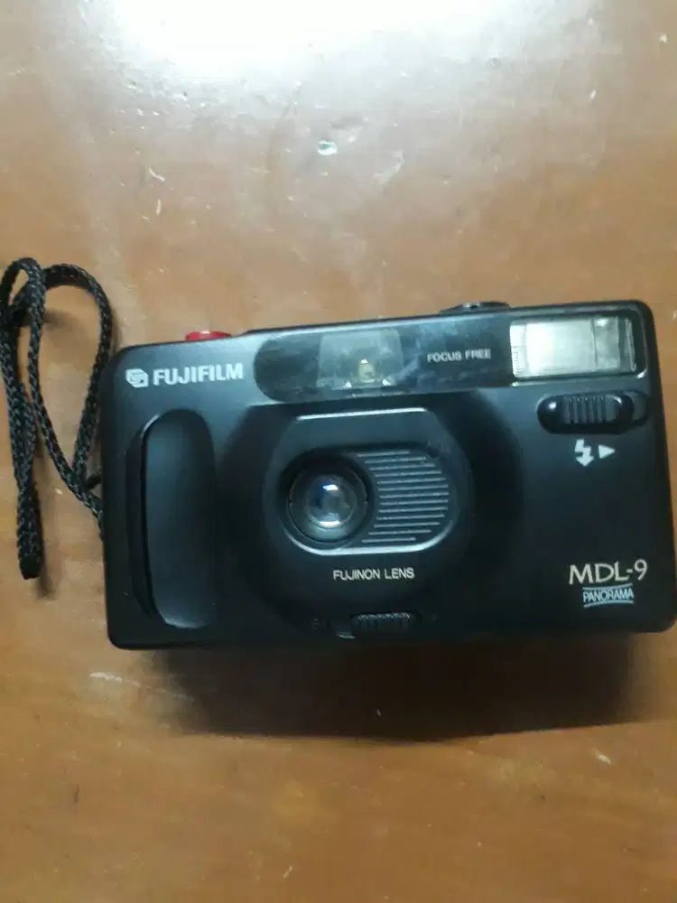 Kamera analog + bungkus