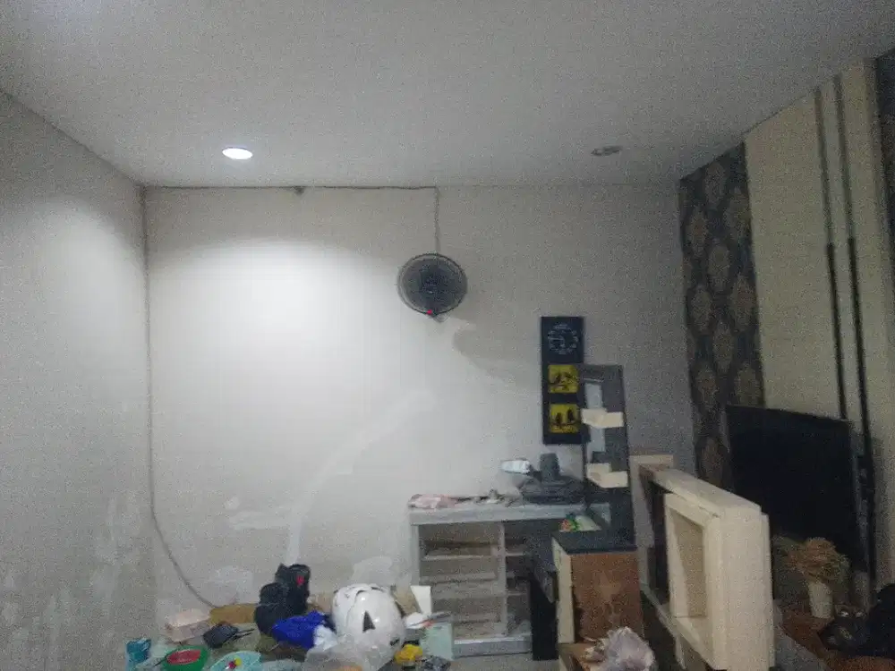 Jasa Tukang Finishing Cat Tembok, Plafon, Pagar, Duco, Kusen Pintu