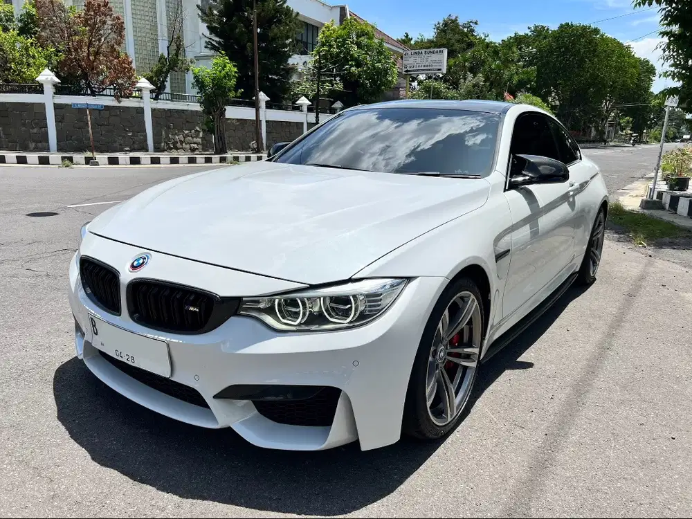 BMW M4 Coupe 2014 Low KM, mulus terawat