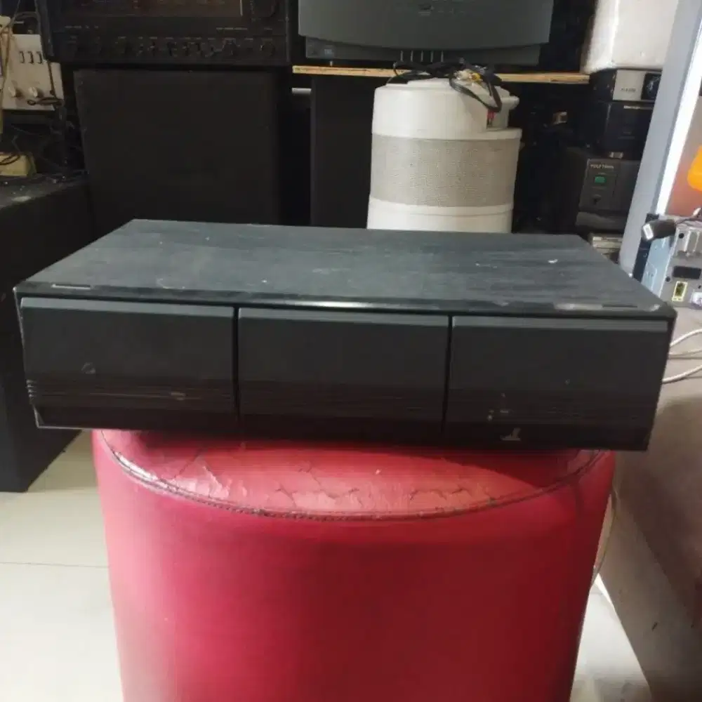 Tempat box kayu rak kaset pita 3 pintu 12 baris