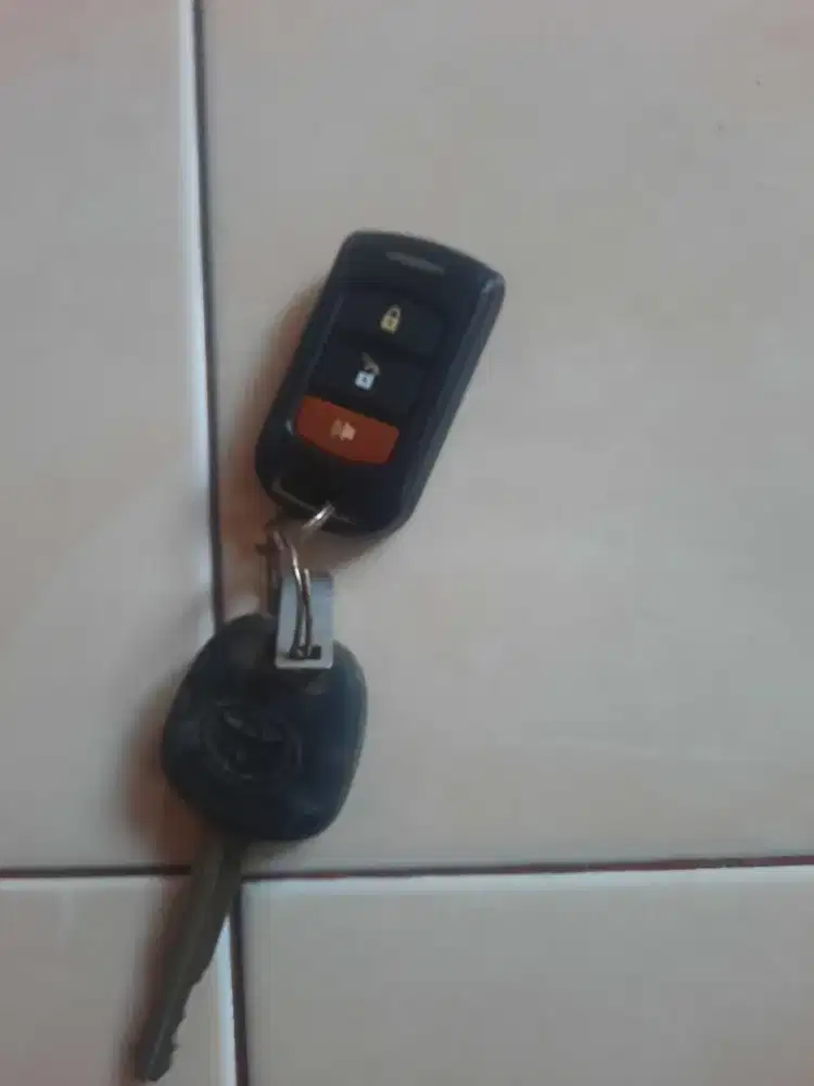 Kunci remot toyota rush