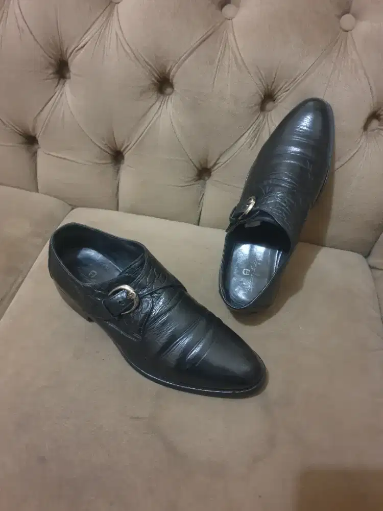 Mulus.authentic sepatu aigner formal size 43