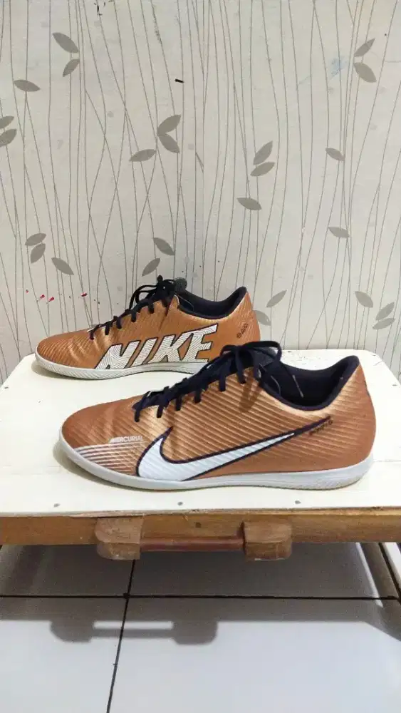 Sepatu Futsal Nike Mercurial IC Size 44 Slim