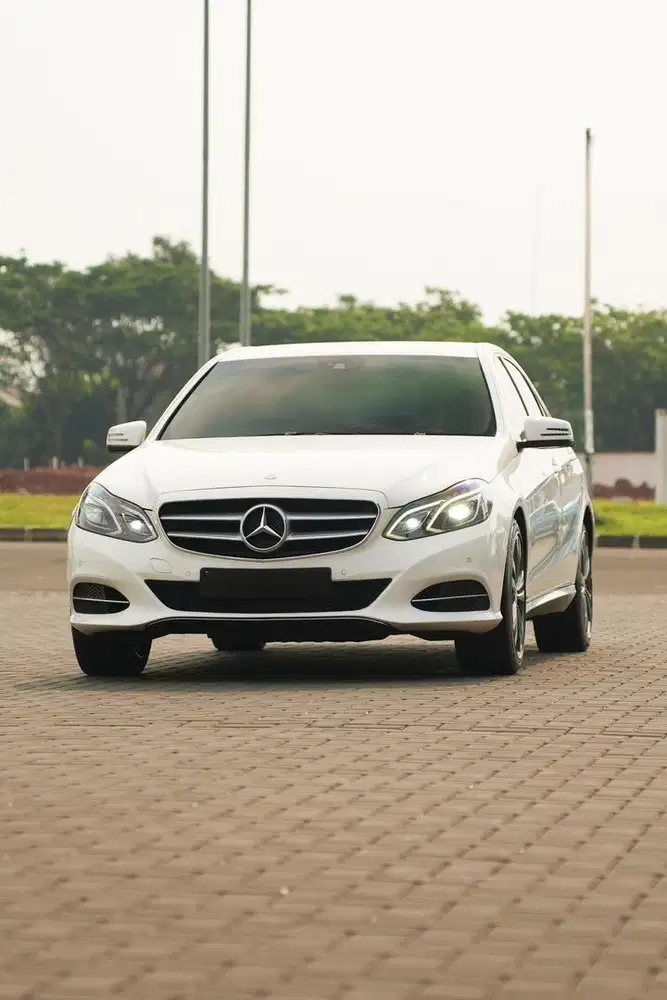 Mewah! Mercedes Benz E250 Avantgarde 2015 W212 Facelift