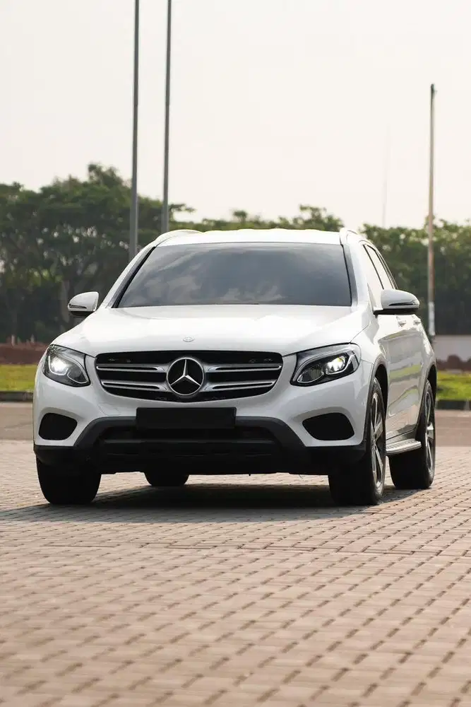 Ternyaman! Mercedes Benz GLC250 Exclusive 4Matic 2017 Bmw x3