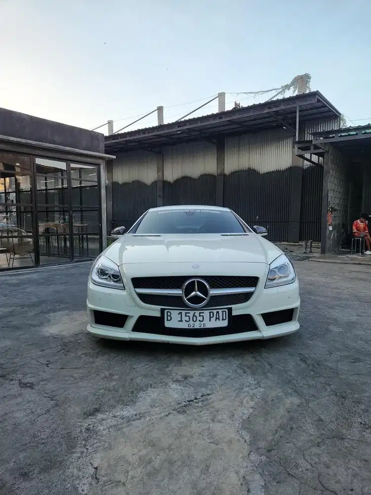 SLK 200 MODEL SLK 55 YEAR 202 NIK 2011 PUTIH INT MERAH KONDISI TOP