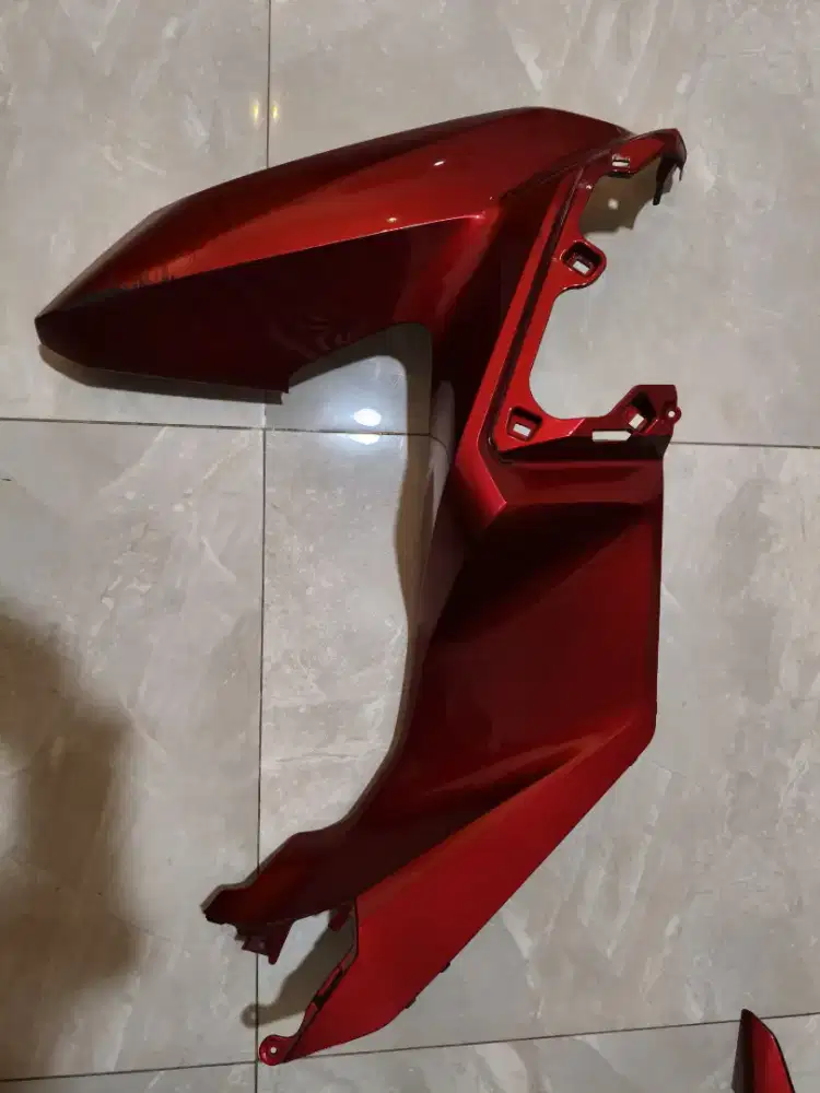 Cover R FR Side (Cover Samping Kanan) Honda PCX 160 warna merah