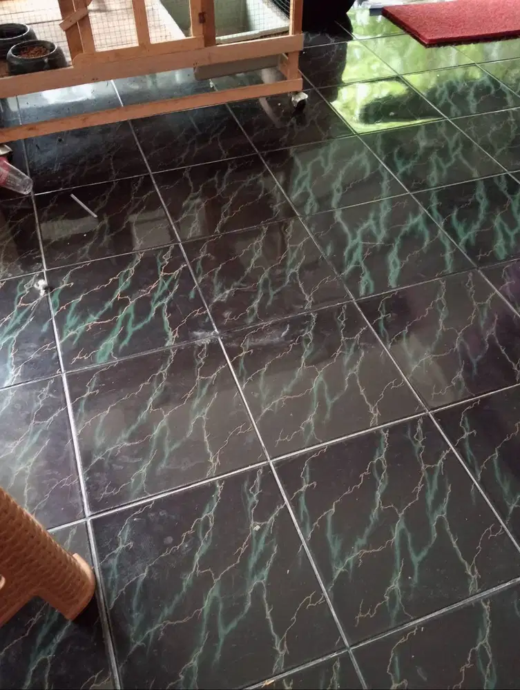 Tukang pasang granit dan kramik