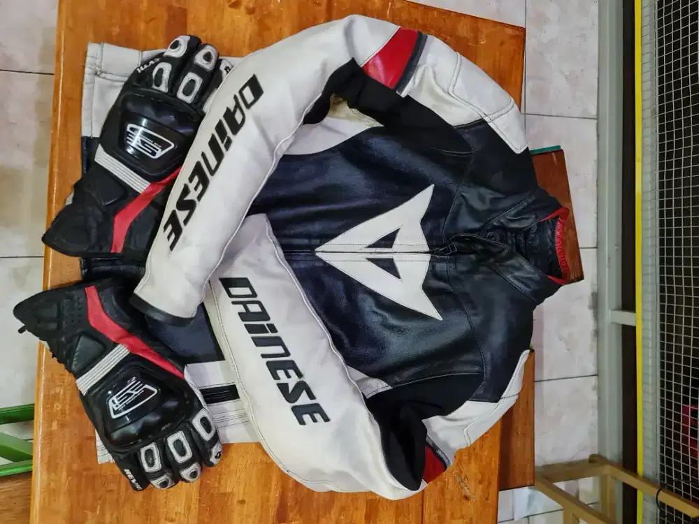 jaket dainese size 48 bonus sarung tangan