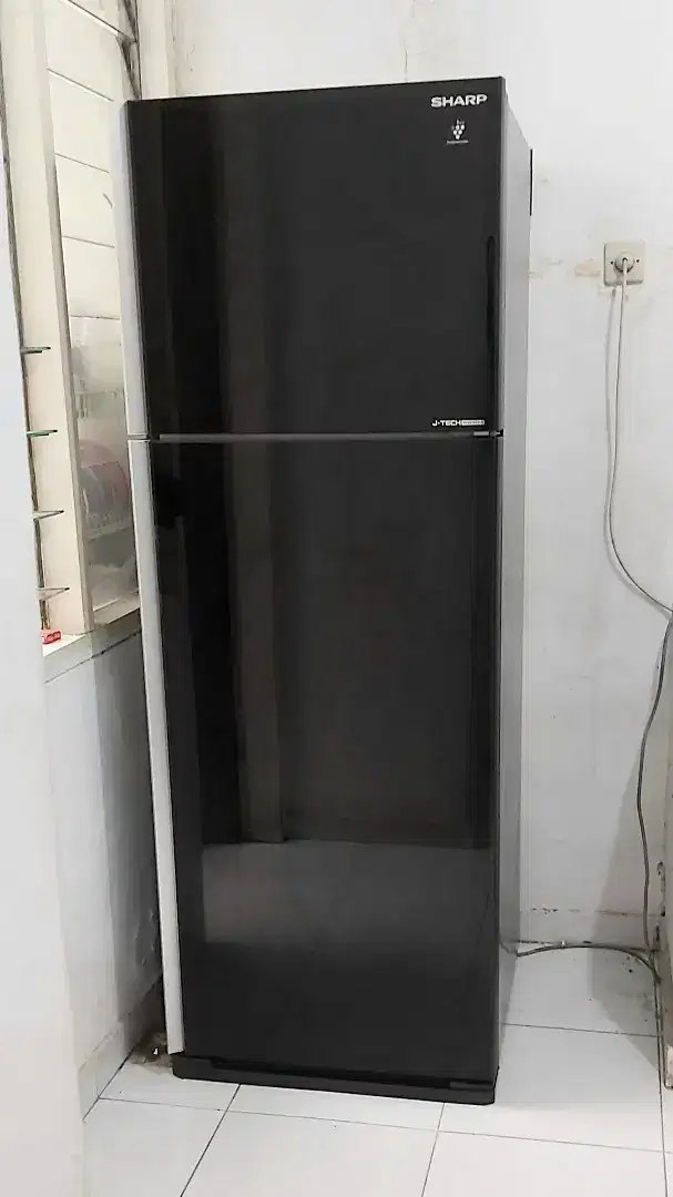 Kulkas 2 Pintu Sharp J Tech Jumbo