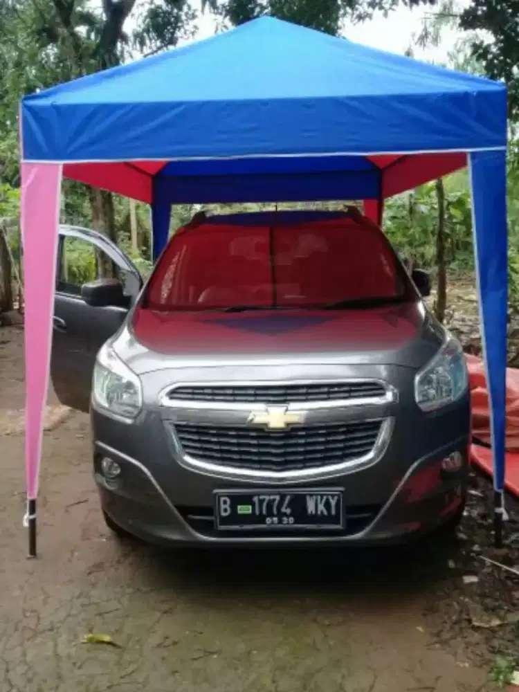 Tenda cafe jualan. Pemesanan bisa via WhatsApp