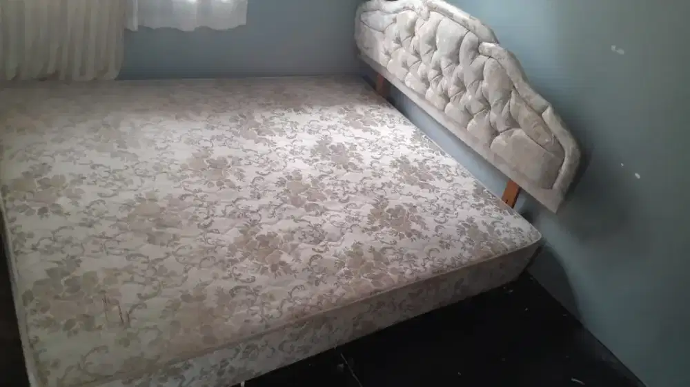 Dipan (good condition)