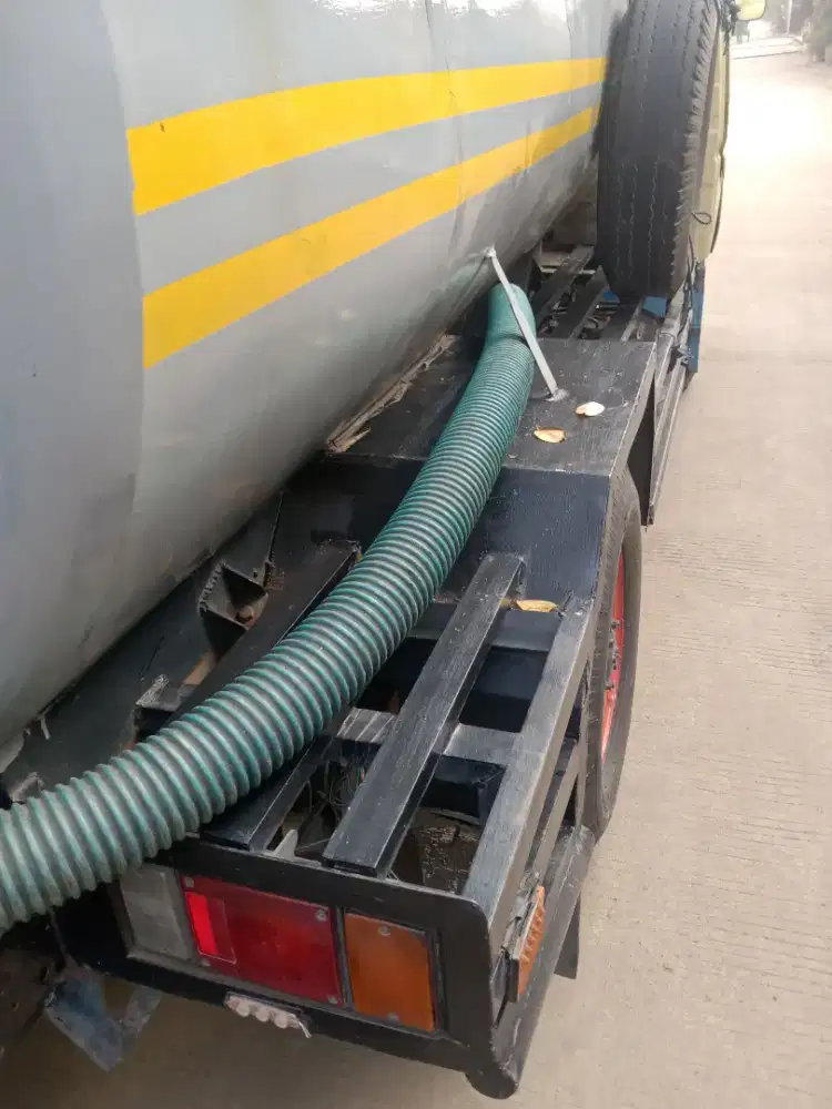 Sedot wc penuh mampet