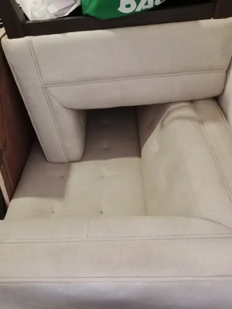 Dijual sofa L beserta mejanya