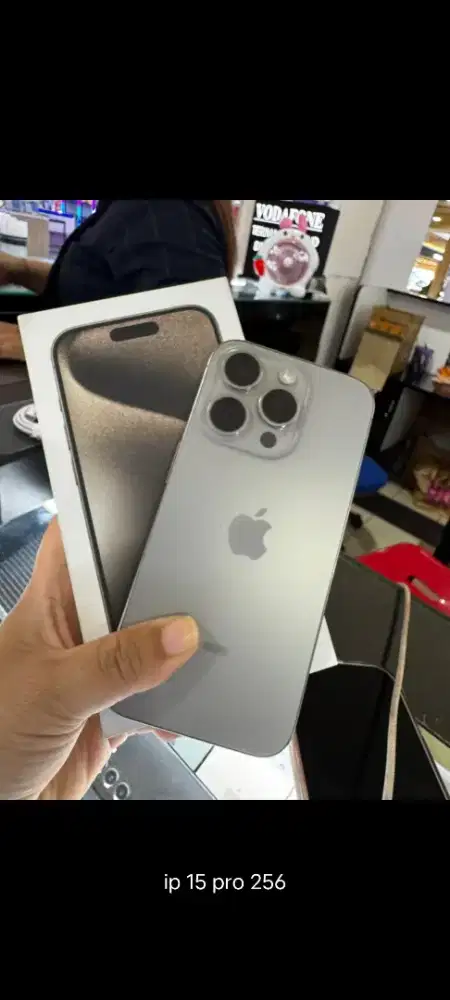 YUHU MASUK IP 15 PRO 256 GB IBOX MULUS