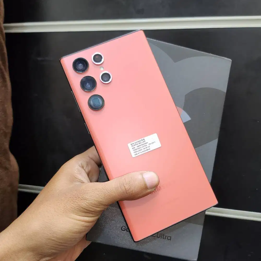 dicari ss galaxy s22 ultra red 256gb dan 1tb