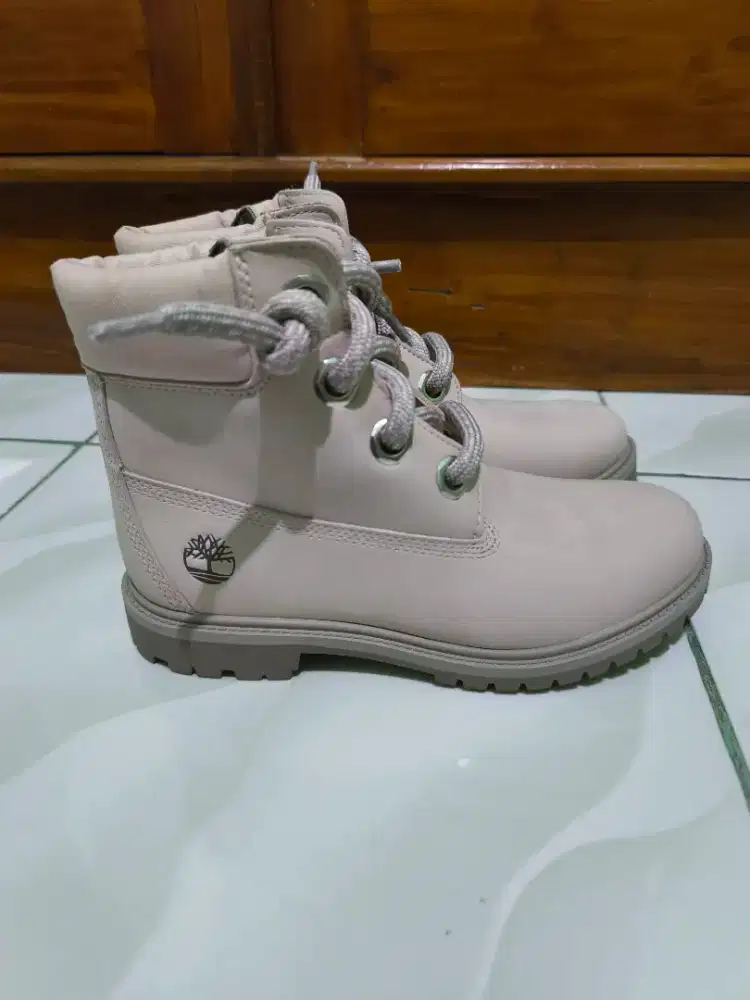 Dijual sepatu WOMEN'S TIMBERLAND HERITAGE 6-inch