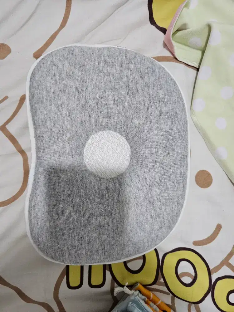 Preloved bantal bayi clevamama