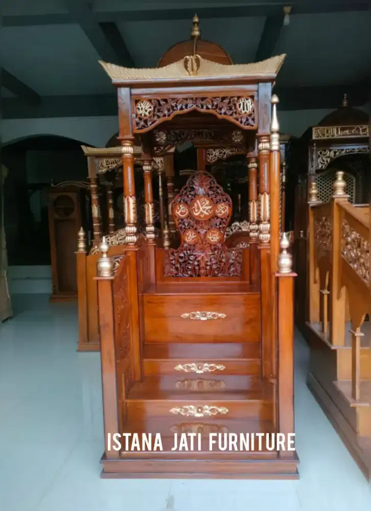 Mimbar masjid kubah tangga pintu depan podium