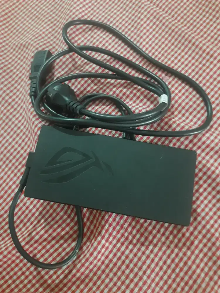 Carger leptop asus rog 240w original
