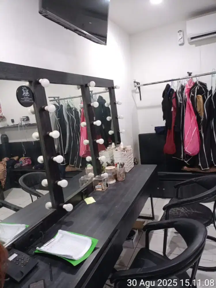 Terapis spa non plus plus