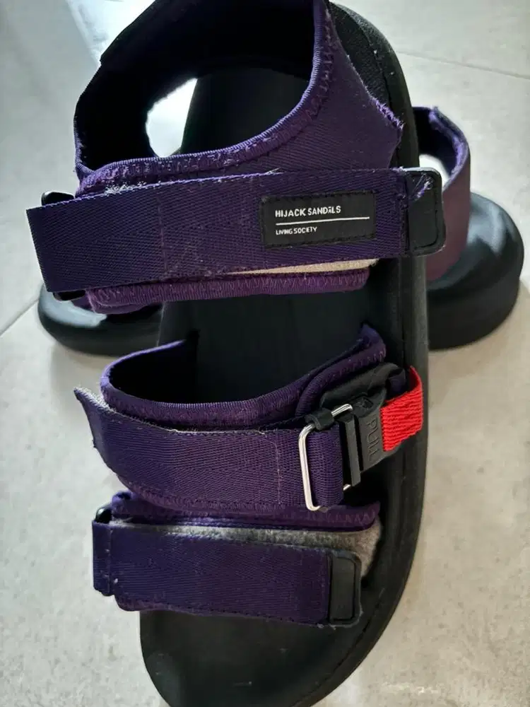 Jual Sendal Sepatu Bekas Merk HIJACK SANDALS pria