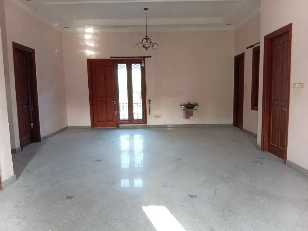 Di Jual Rumah Siap Huni di Jl.Pahang Perak Surabaya