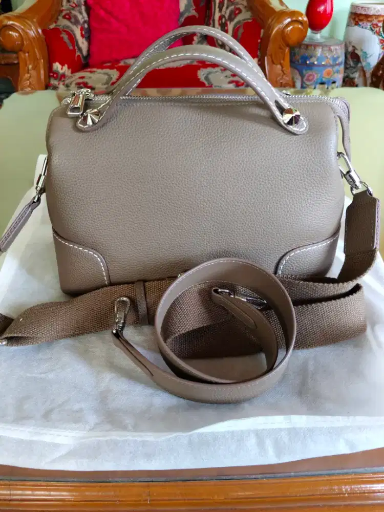 Tas wanita kulit asli