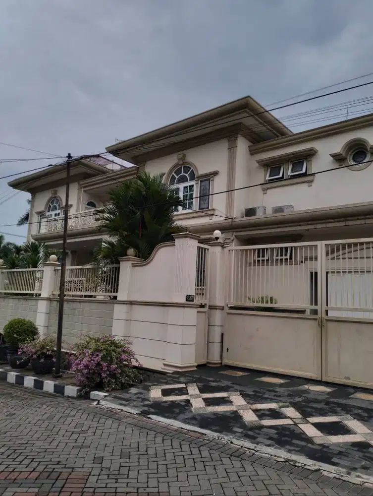 Dijual Rumah Classic Bintang Diponggo Surabaya Pusat Turun Harga