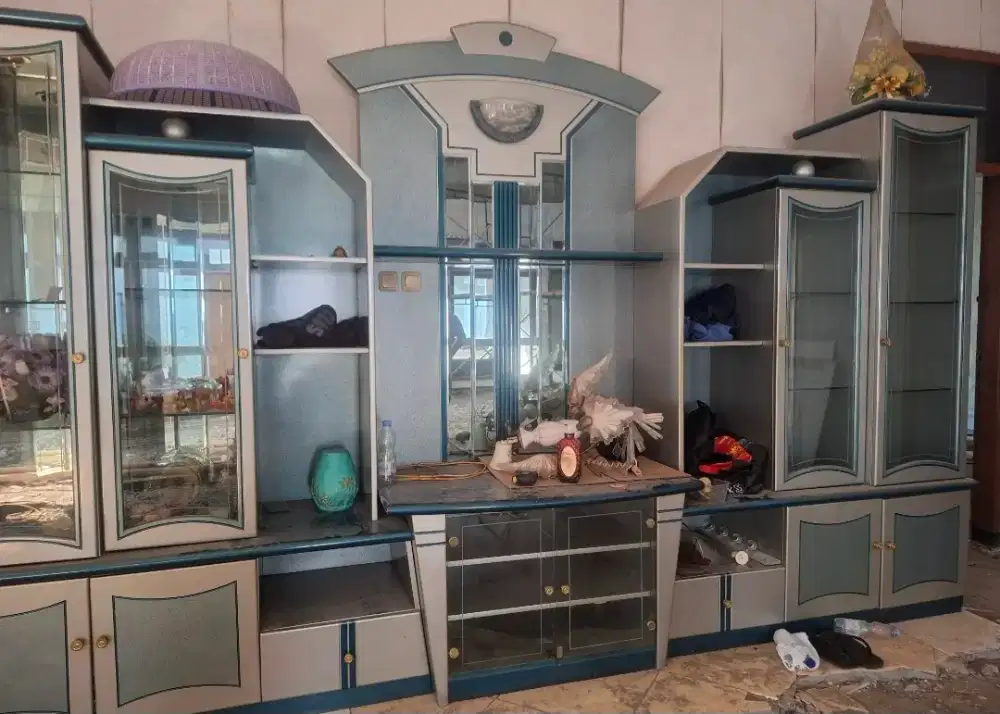 LEMARI SEKAT KACA DUCO