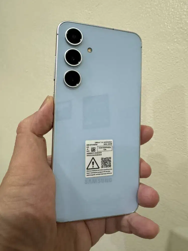 Galaxy S24 FE ISTIMEWA DAN MULUS, JARANG DIGUNAKAN