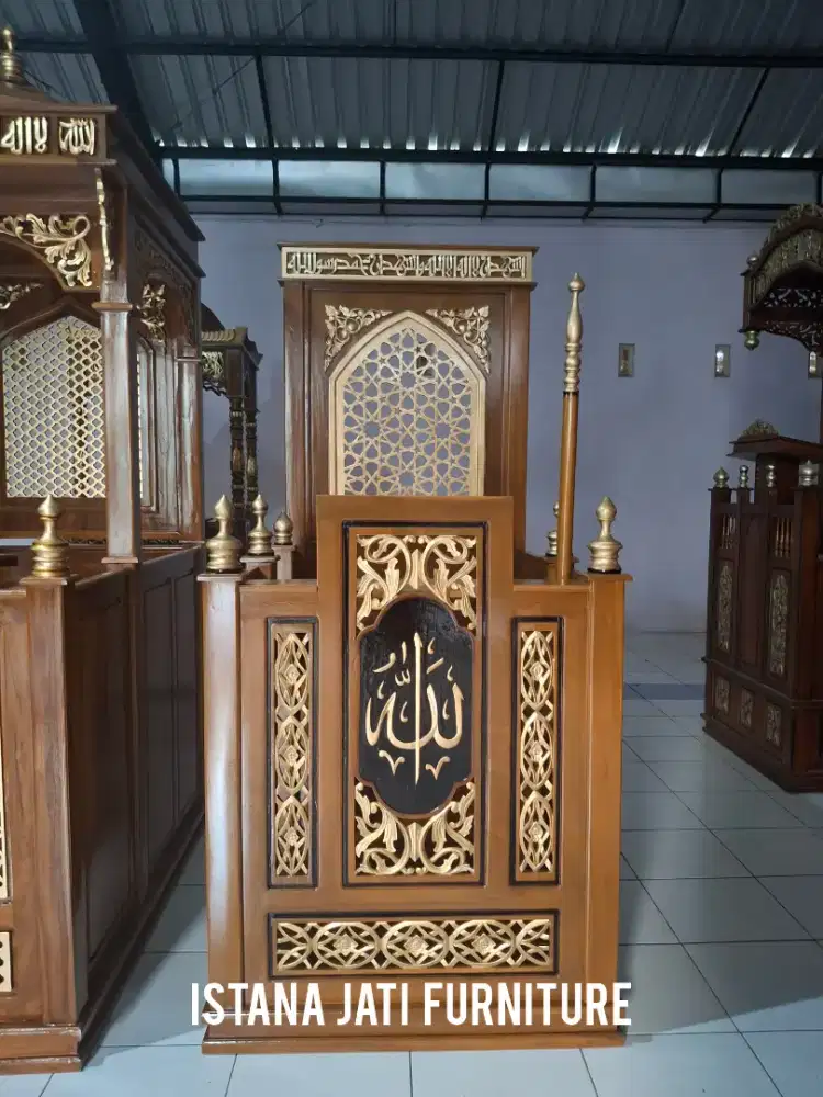 Mimbar masjid minimalis podium ukiran