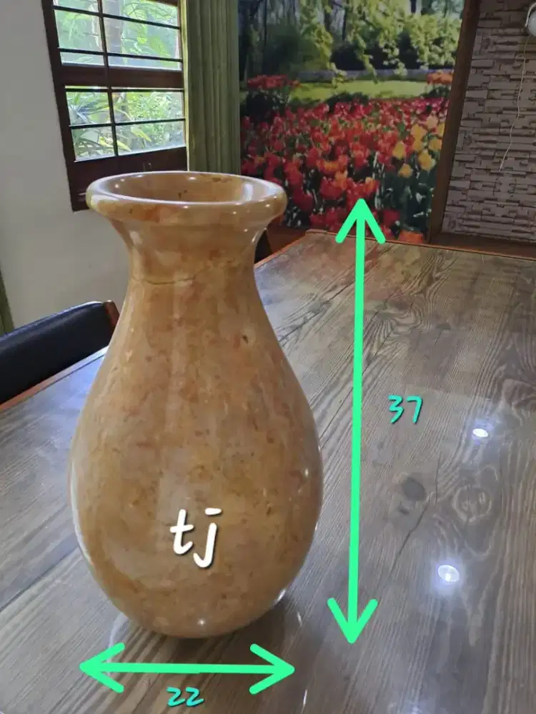 guci dan water dispenser marmer/ onyx tua dijual