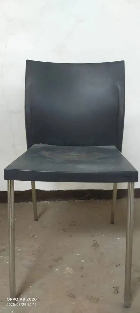 OBRAL KURSI HITAM POLOS