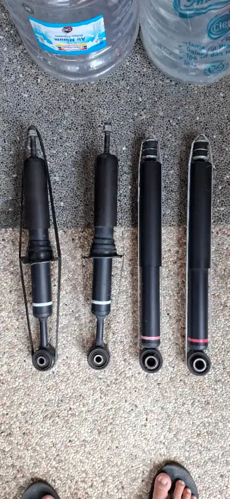 Shock OEM Fortuner GR 2024