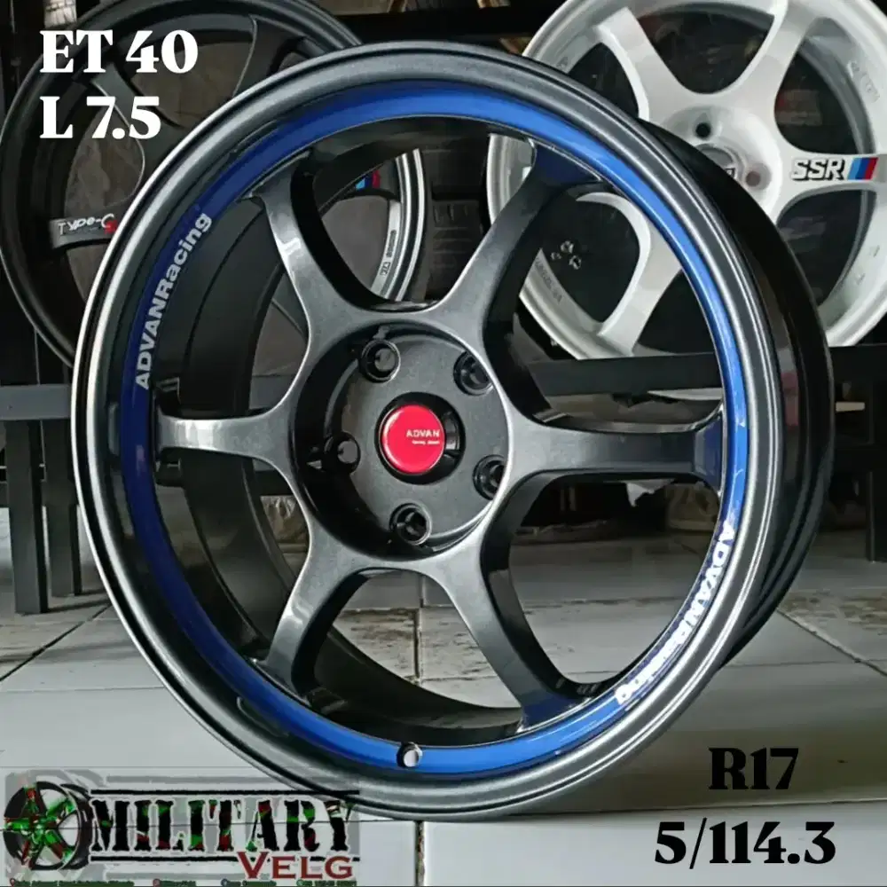 Advan RG1 R17 White & Gunmetal