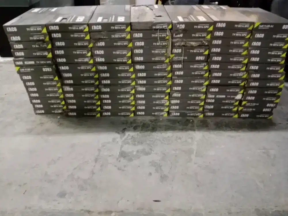 Finil lantai dan parkit lantai