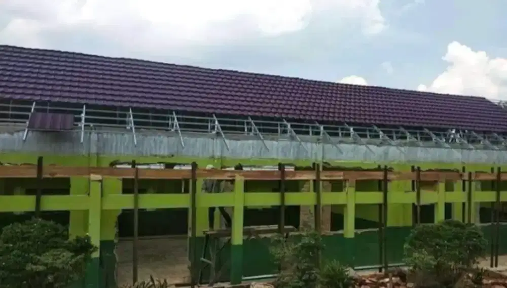 Plafon PVC Dan Baja ringan terpasang