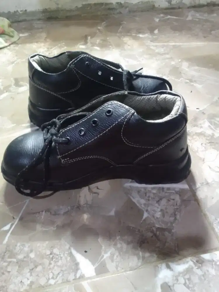 Sepatu safety kings no 39 minus