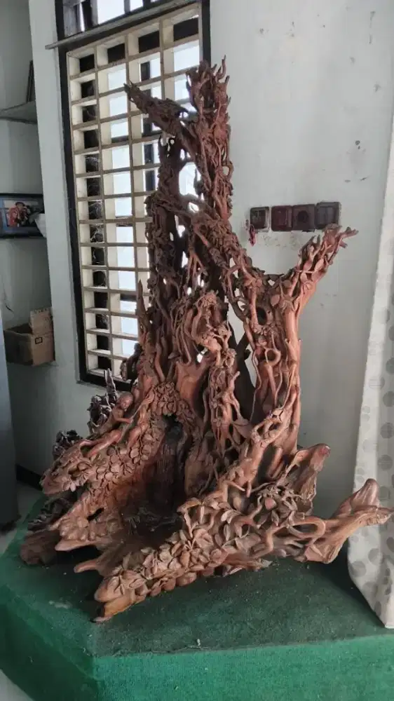 PAJANGAN RUANG TAMU, Ukiran kayu